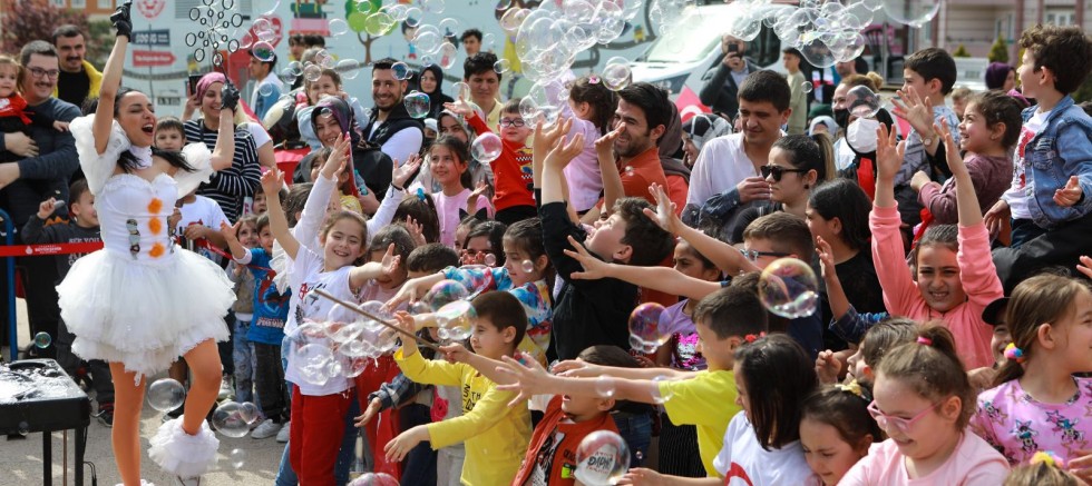 23 Nisan Ulusal Egemenlik ve Çocuk Bayramı Festival Havasında Geçecek